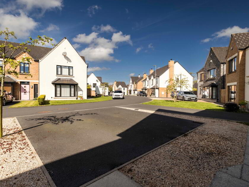 Photo 3 of 32 Bishops Green, Banbridge