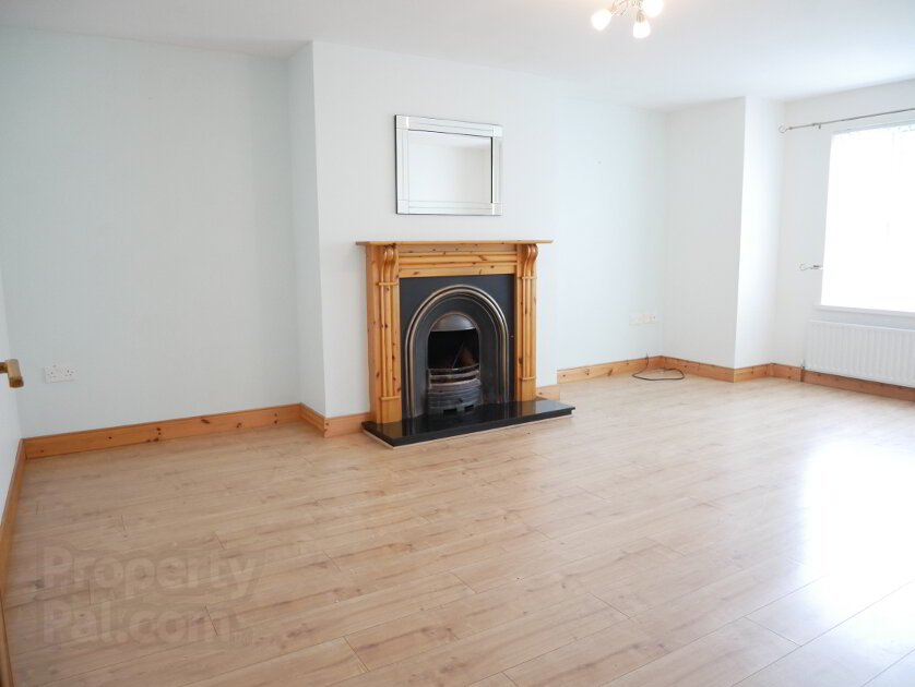 Photo 2 of 33 Hillcrest Drive, Irvinestown
