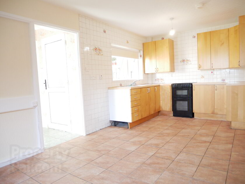 Photo 5 of 10 Drumgay Close, Enniskillen
