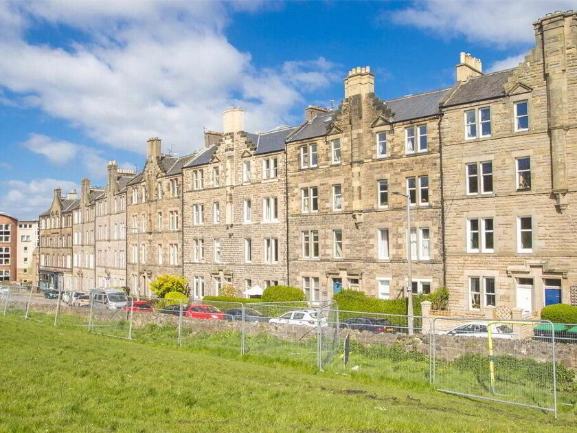 Photo 1 of 29 Royal Park Terrace, Abbeyhill, Edinburgh