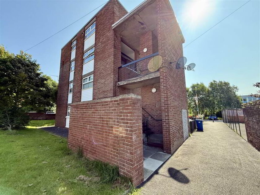 Photo 1 of 32 Ladas Way, Belfast
