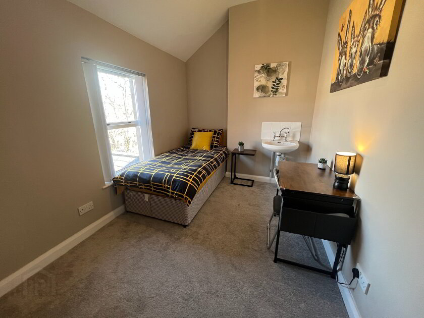 Photo 1 of 22 University Street, Room 5, All Bills Included, Belfast