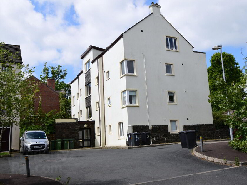 Photo 1 of 27 Village Court, Moira