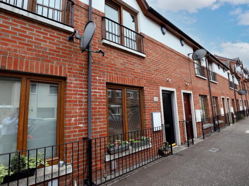 Photo 1 of 8 Hyndford Street, Belfast