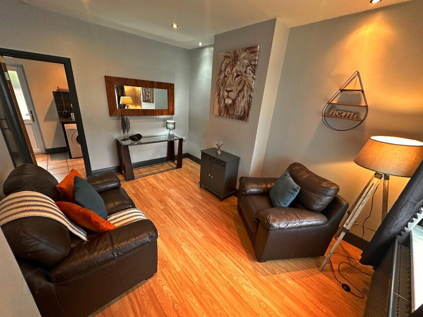 Photo 1 of House For Rent, 280 Donegall Ave, Finaghy, Belfast