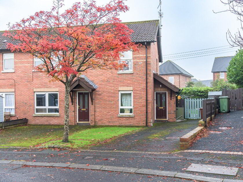 Photo 1 of 8 Claremont Crescent, Moira
