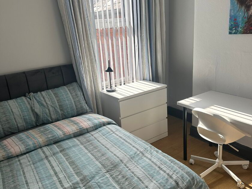 Photo 1 of Room2, 5 Stranmillis Gardens, Belfast