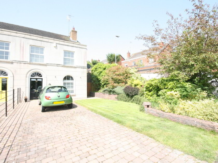 Photo 1 of 10 Glebe Gardens, Moira