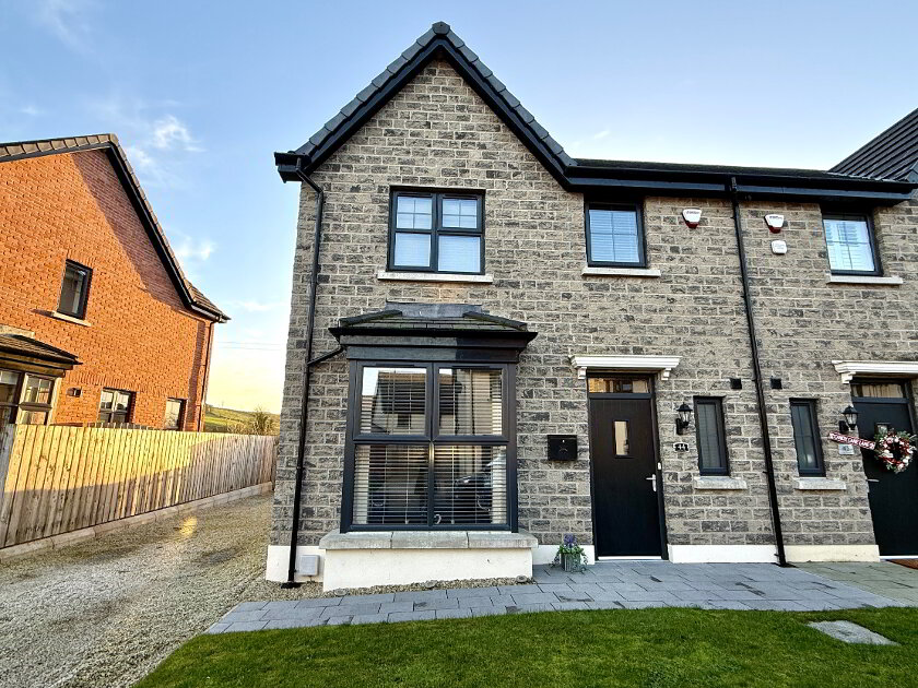 Photo 1 of 44 Cornmill Park, Campsie, Derry