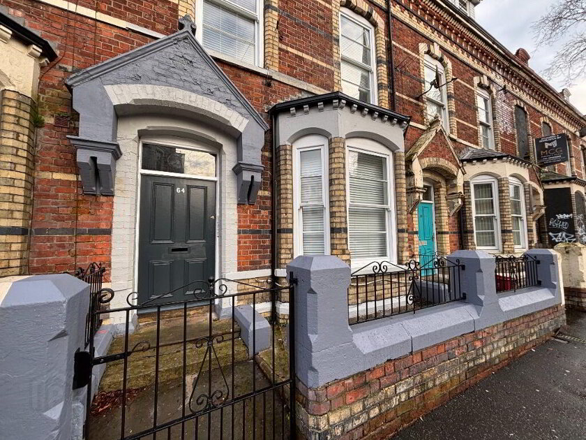 Photo 1 of 6, 64 University Street, Belfast