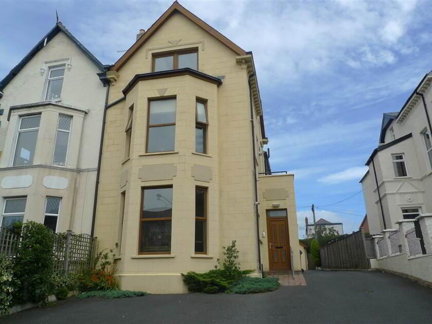 Photo 1 of Flat 2 152, Upper Newtownards Road, Belfast