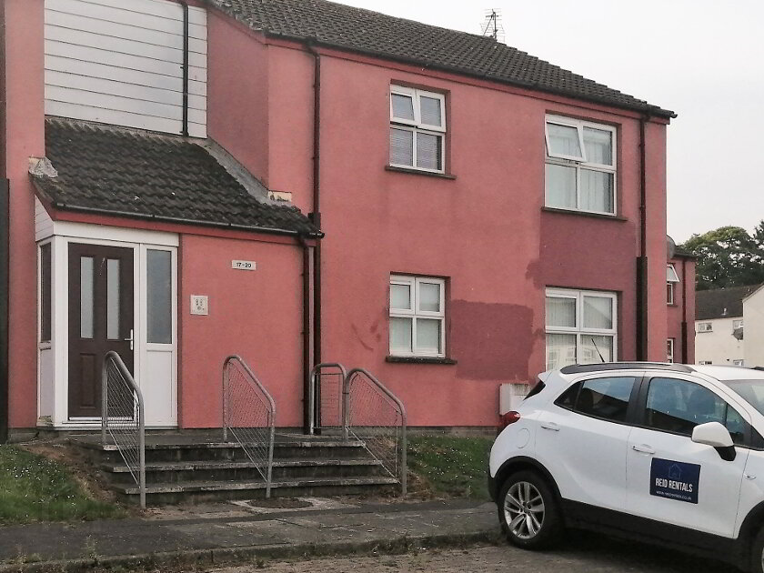 Photo 1 of 18 Cossack Court, Antrim