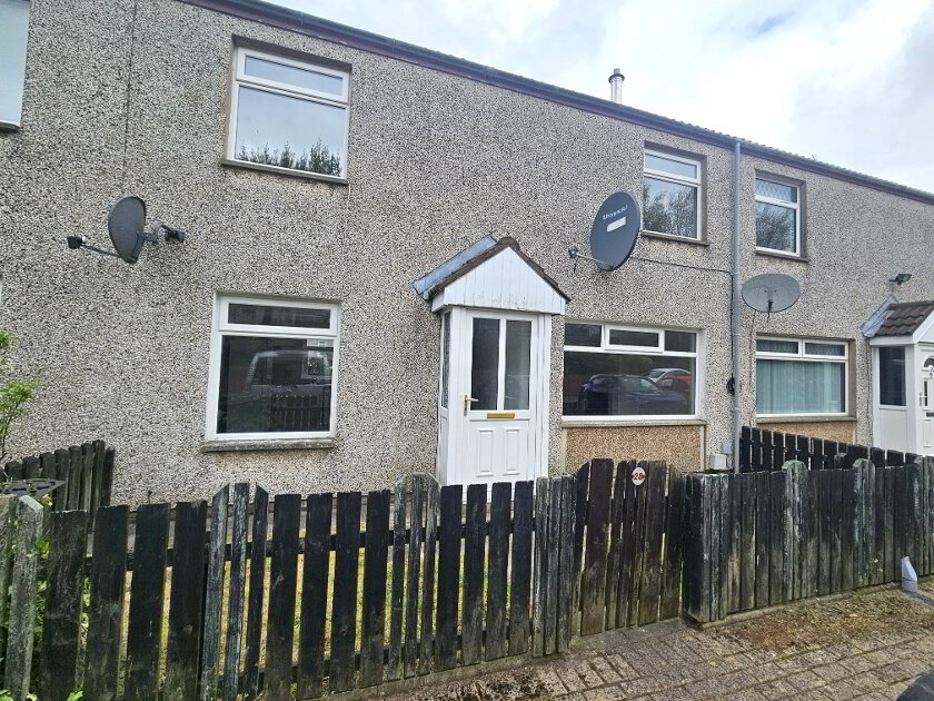 Photo 1 of 28 Carnbrock Drive, Antrim