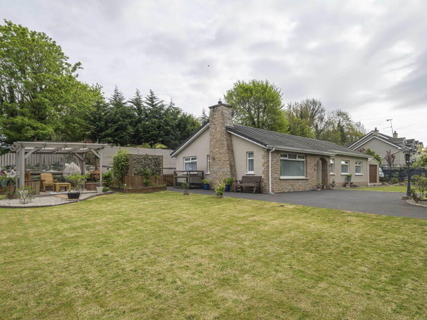 Photo 1 of 16 Markethill Road, Armagh