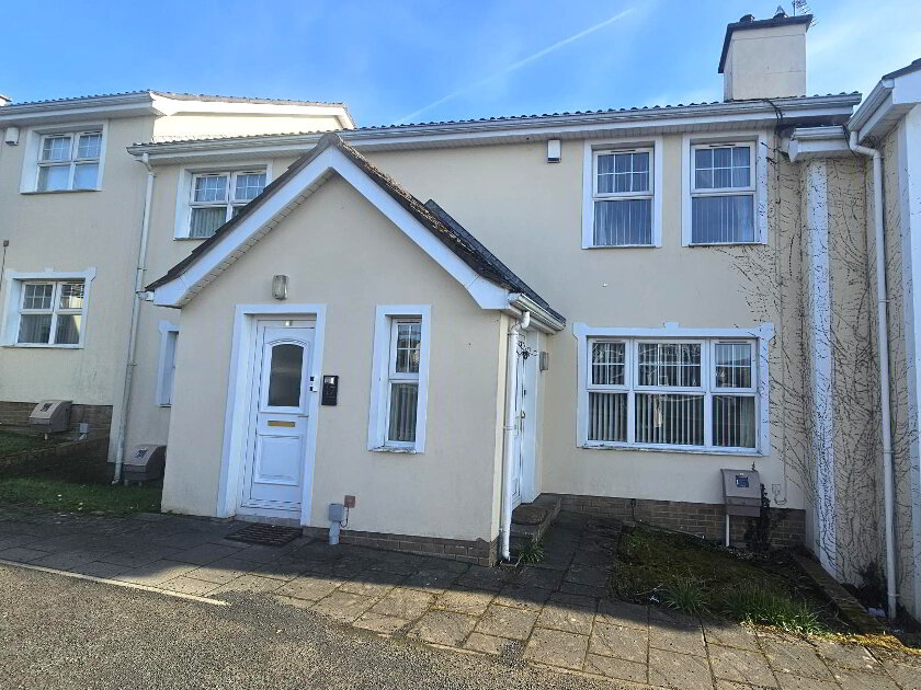 Photo 1 of 16 Oakfield Mews, L'Derry
