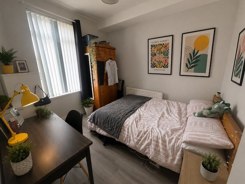 Photo 1 of Roden Street, Room 5, All Bills Included, Belfast
