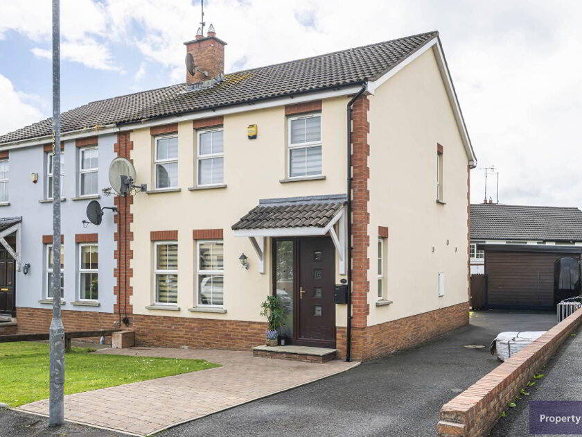 Photo 1 of 10 Greenfield Drive, Armagh