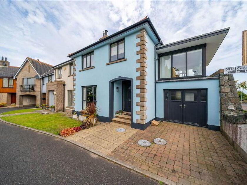 Photo 1 of 10 Cove Avenue, Groomsport