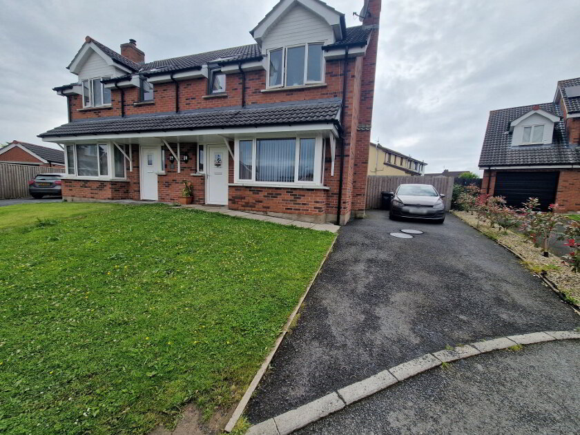 Photo 1 of 33 Castle Avenue, Randalstown