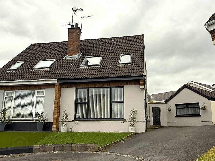 Photo 1 of 33 St Marks Wood, Lisburn