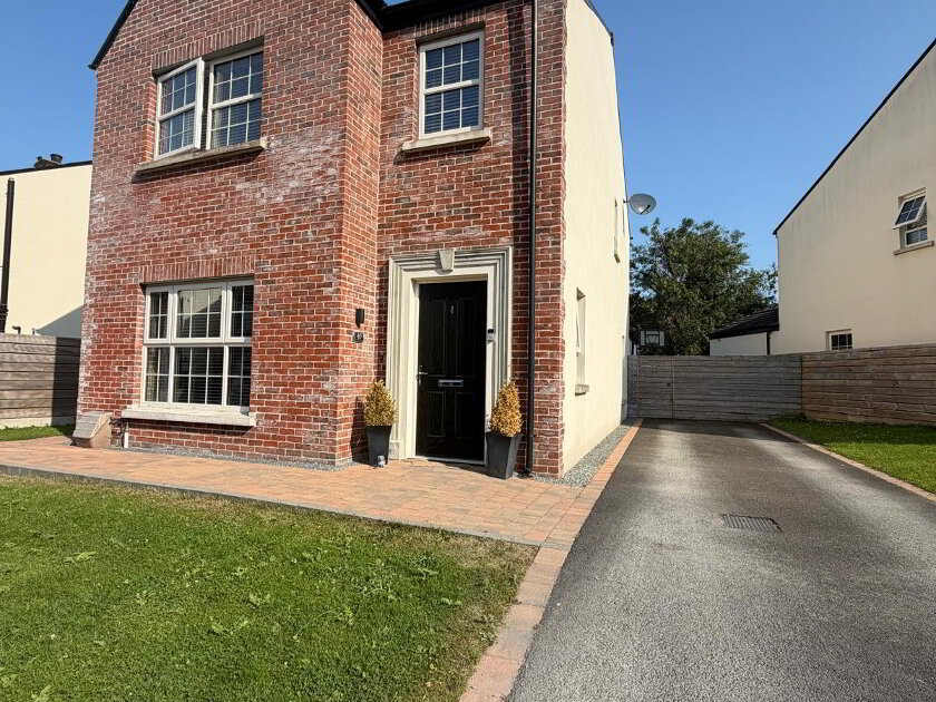 Photo 1 of 40 Hawthorn Grove, Strabane