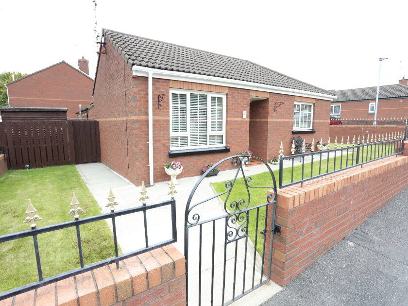 Photo 1 of 32 New Street, Lurgan