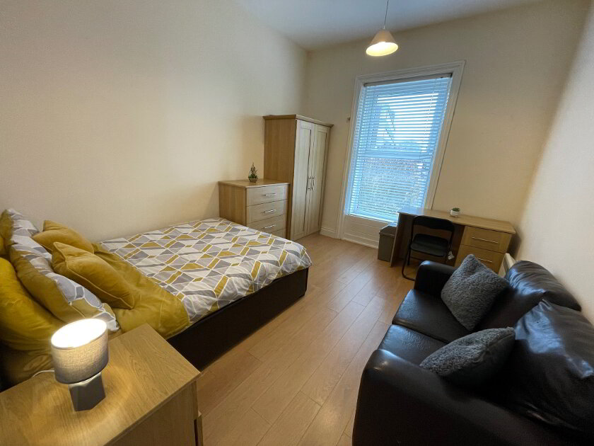 Photo 1 of Lisburn Road, Room 9, Available Now, Belfast