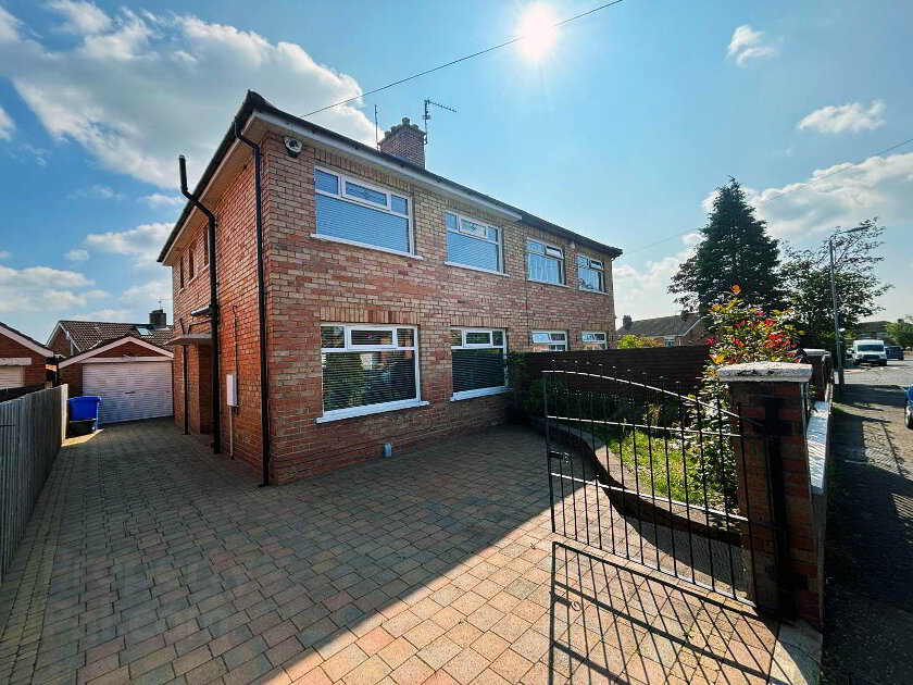 Photo 1 of 27 Gransha Park, Andersonstown, Belfast