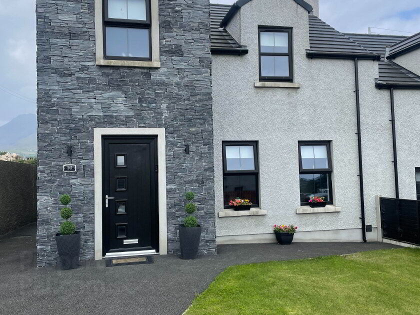 Photo 1 of 10 Darragh Court, Longstone, Annalong