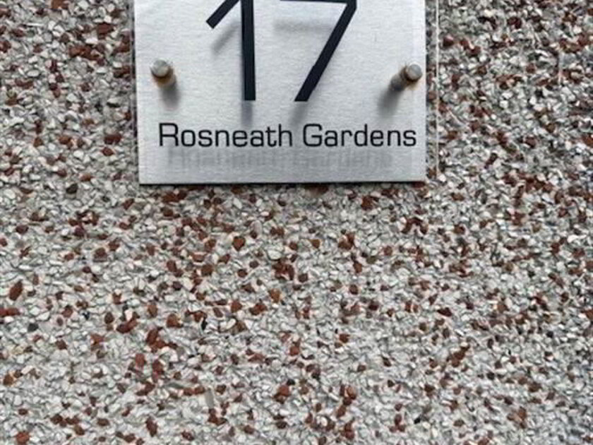 Photo 1 of 17 Rosneath Gardens, Dundonald, Belfast