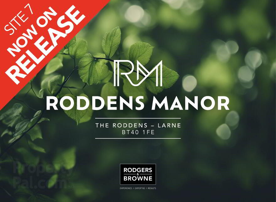 7, Roddens Manor, The Roddens, Larne, BT40 1FE photo