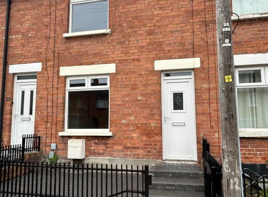 96 Roslyn Street, Belfast, BT6 8JL photo