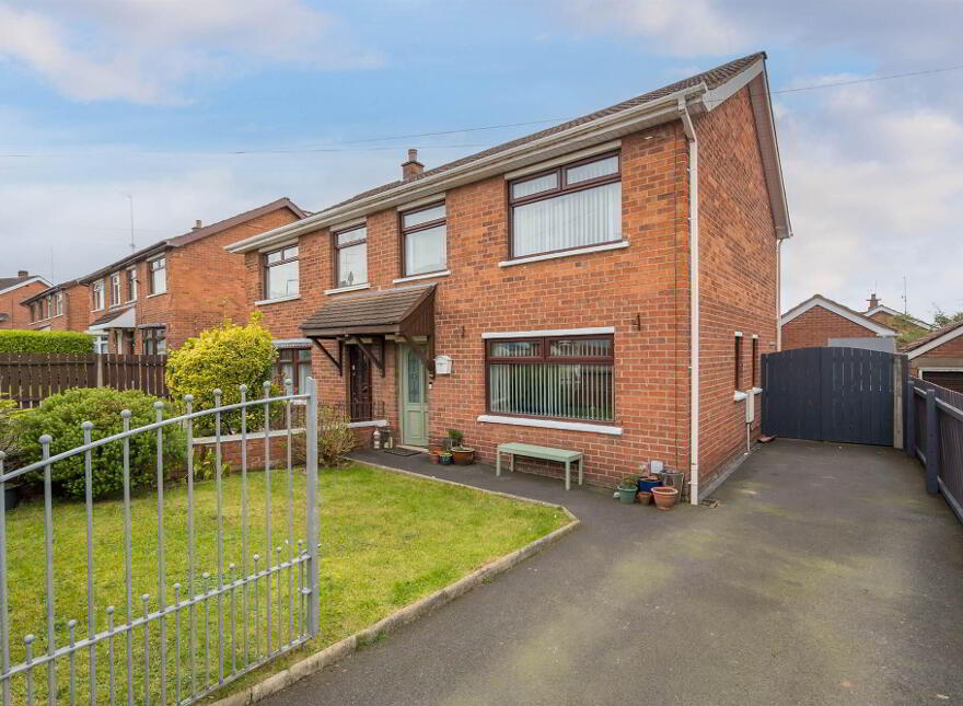 13 Brooke Crescent, Dunmurry, Belfast, BT11 9NL photo