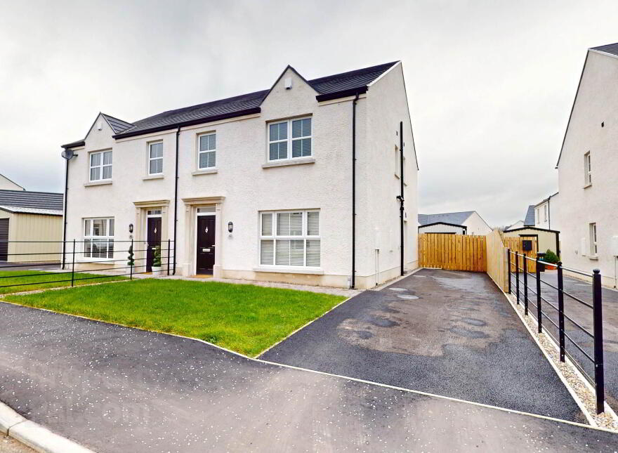 42 Flaxfield Wood, Killynure, Enniskillen, BT74 6LF photo