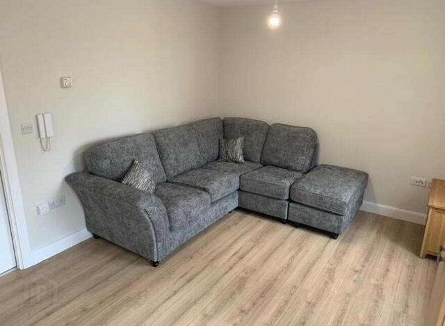 510 College Court Central, Belfast, BT1 6BZ