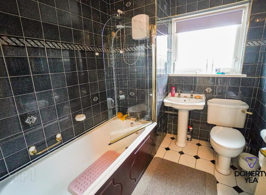 9 Greenedge, Green Street, Carrickfergus, BT38 7DS