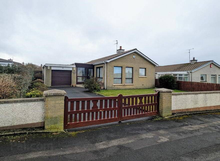 18 Brook Park, Portrush, BT56 8LJ photo