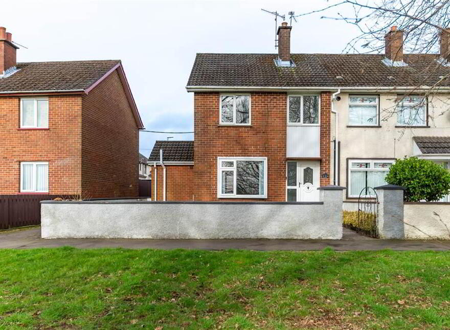 2 Riverbank, Conway, Seymour Hill, Dunmurry, Belfast, BT17 9DF photo