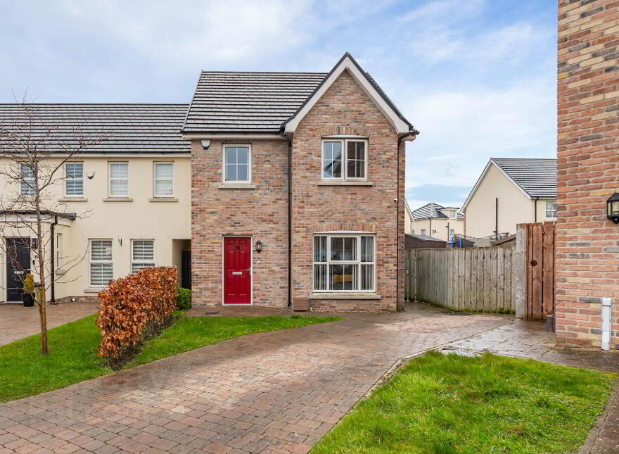 28 Ayrshire View, Lisburn, BT28 2SE photo