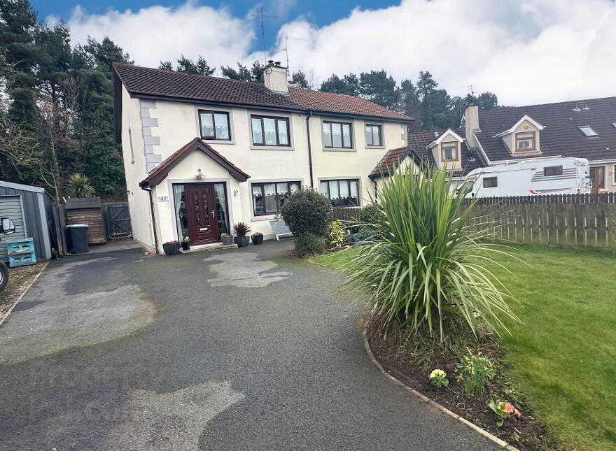 42 Glen River Park, Glenavy, Crumlin, BT29 4FX photo