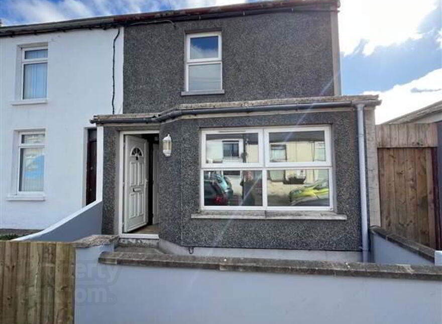 Upper Waterloo Road, Larne, BT40 1HD photo