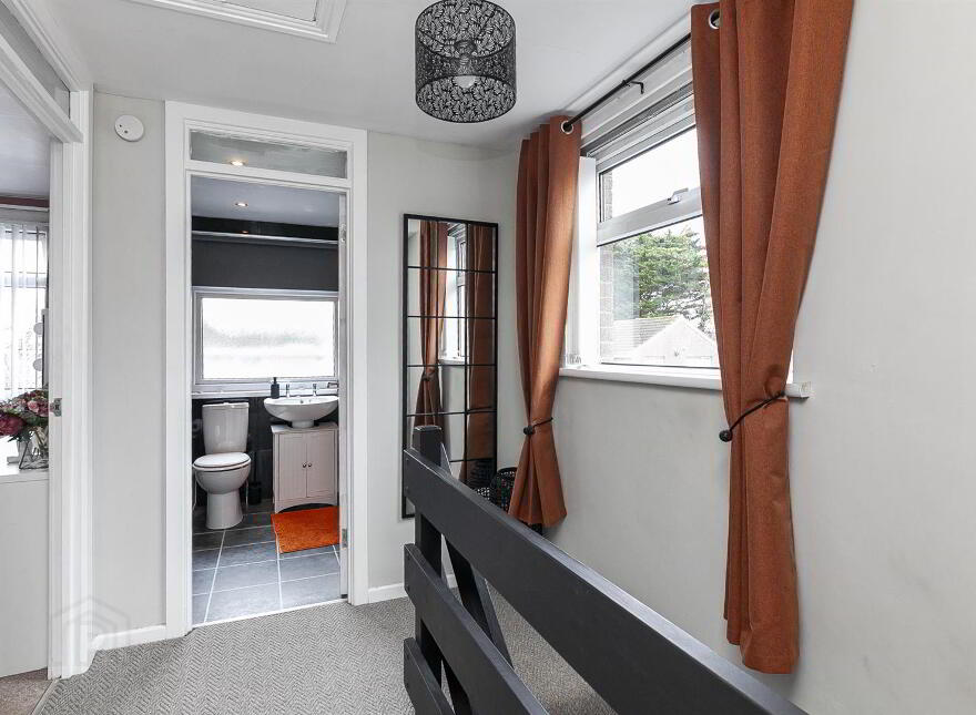 8 Lakeside Drive, Belfast, BT10 0NU