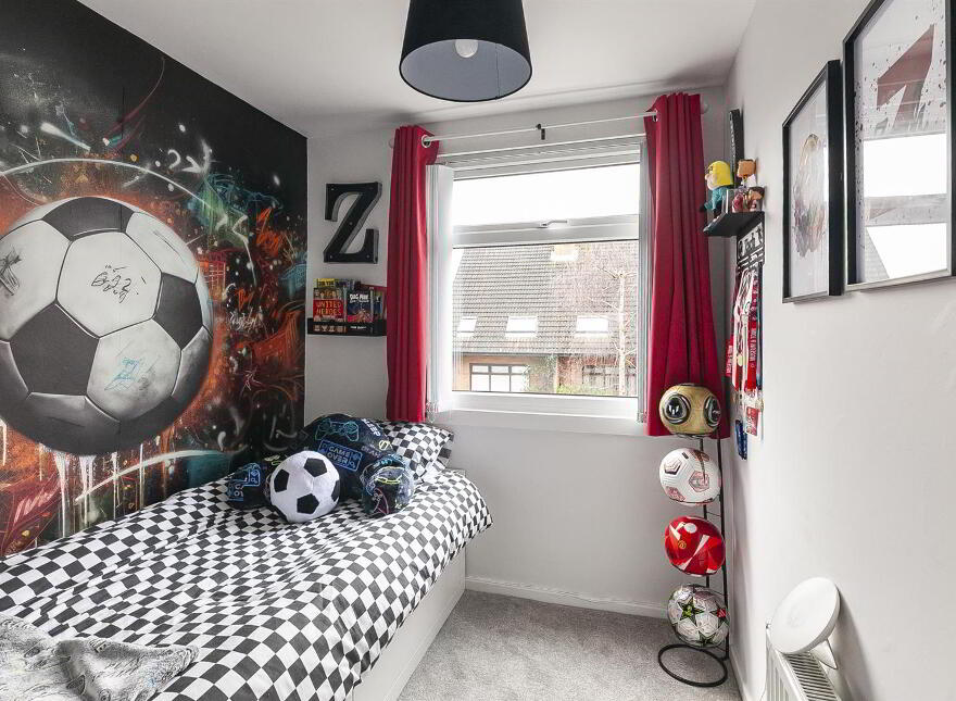 8 Lakeside Drive, Belfast, BT10 0NU