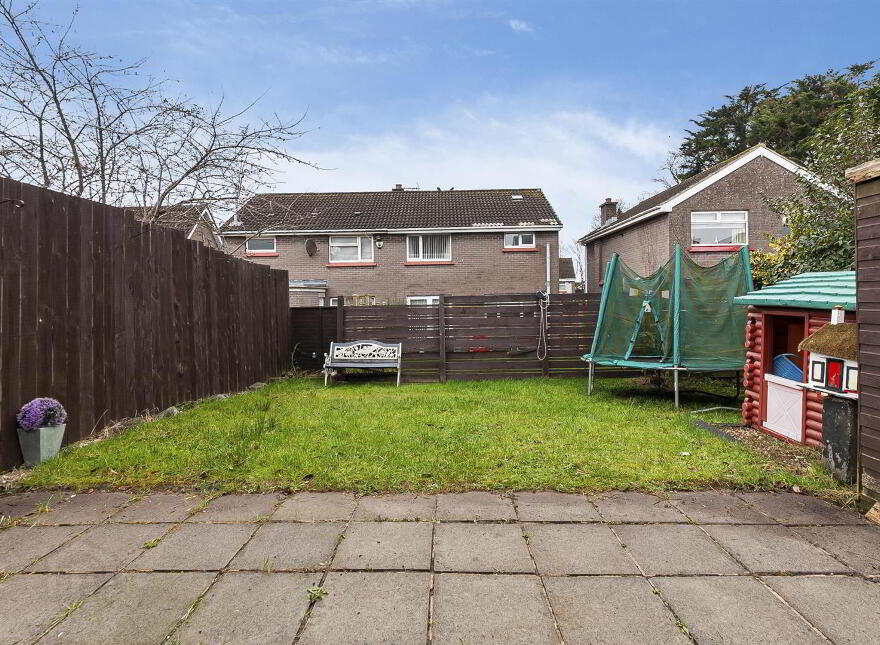 8 Lakeside Drive, Belfast, BT10 0NU