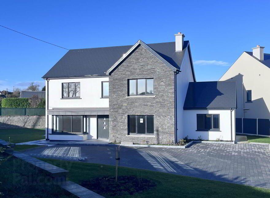 82 An Sruthan Beag, Clogheen, Clonakilty, P85YC86 photo