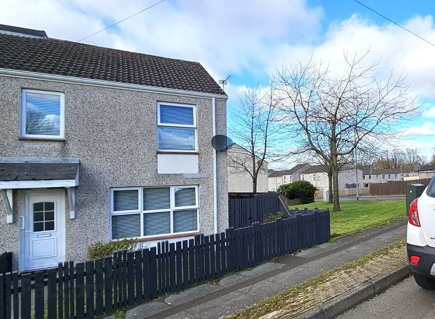 24 Aird Close, Antrim, BT41 1RG photo