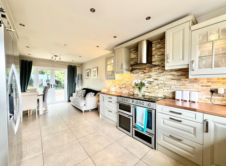 36 Lisanelly Park, Omagh, BT79 7DE