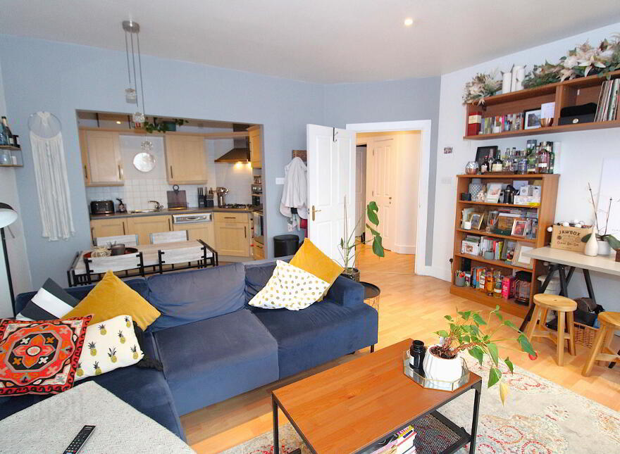 42 Lisburn Square, Lisburn, BT28 1TS