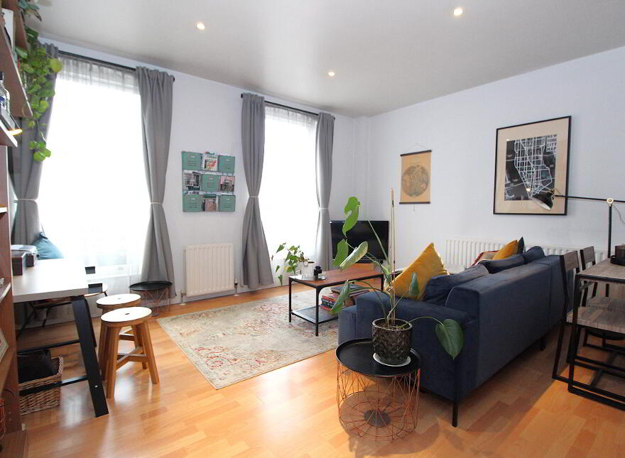 42 Lisburn Square, Lisburn, BT28 1TS