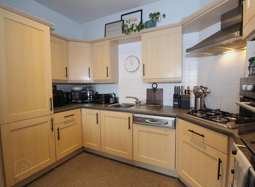 42 Lisburn Square, Lisburn, BT28 1TS